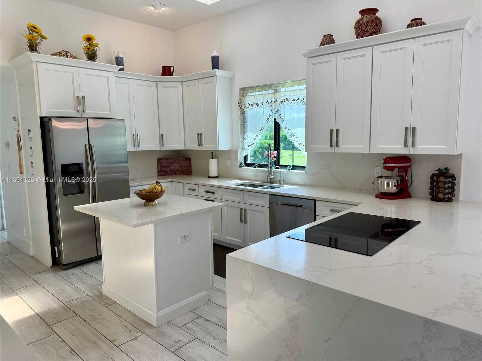 Small Image of 14984 ROAN CT, Wellington Number 43