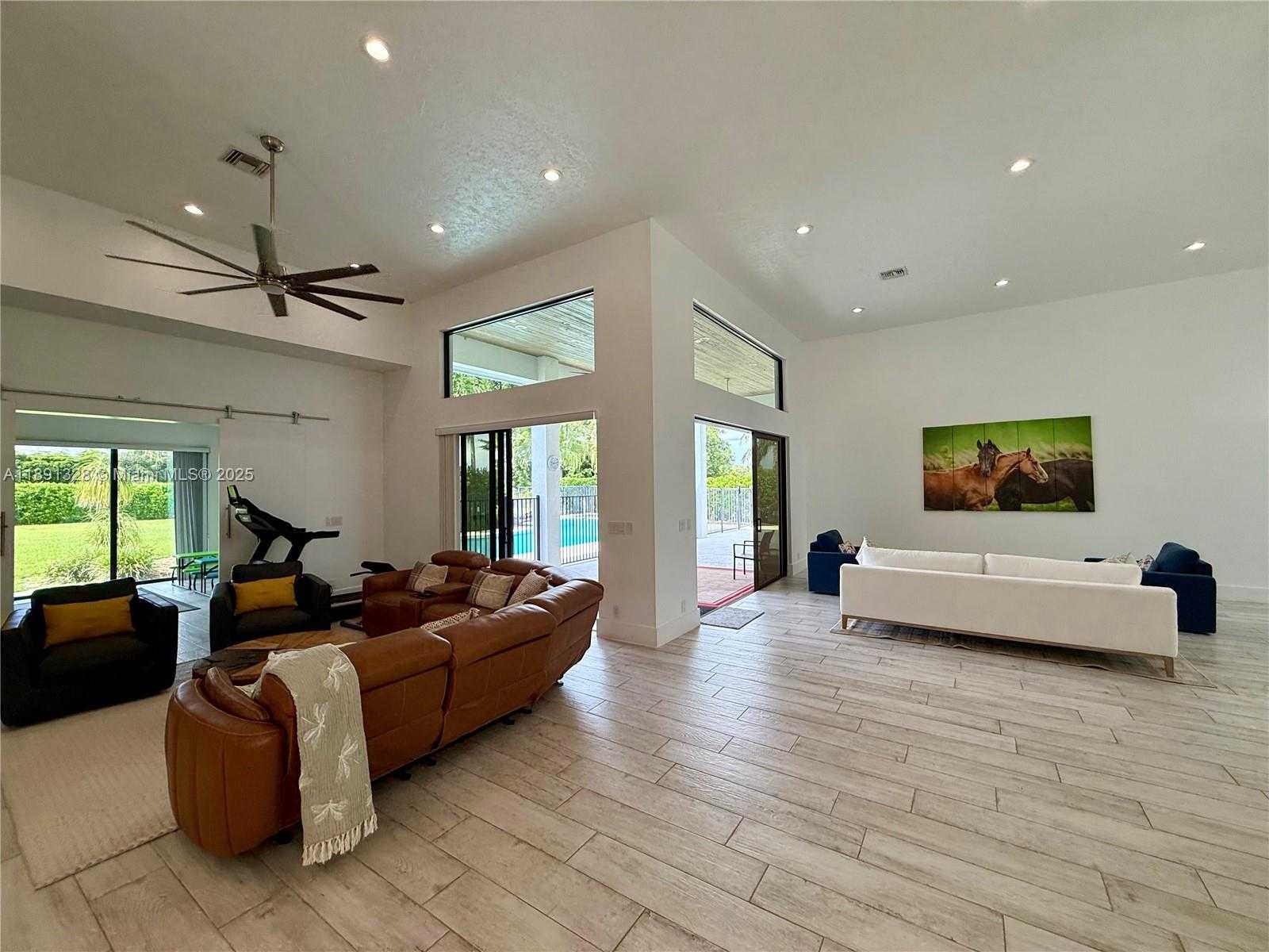 Small Image of 14984 ROAN CT, Wellington Number 46