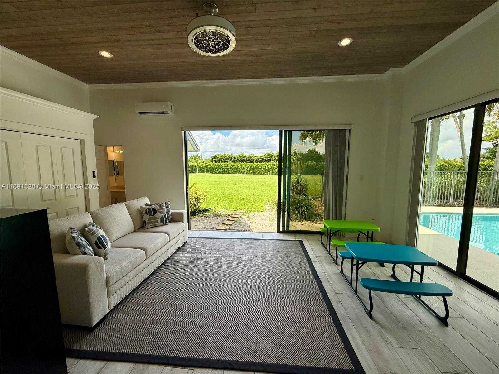 Small Image of 14984 ROAN CT, Wellington Number 52