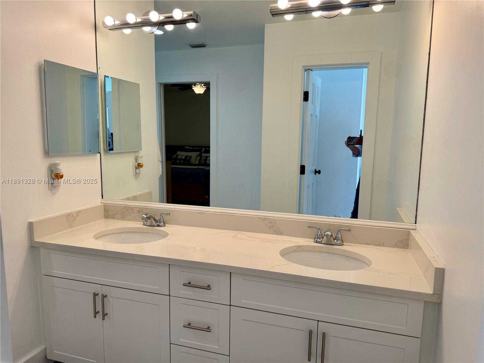 Small Image of 14984 ROAN CT, Wellington Number 56