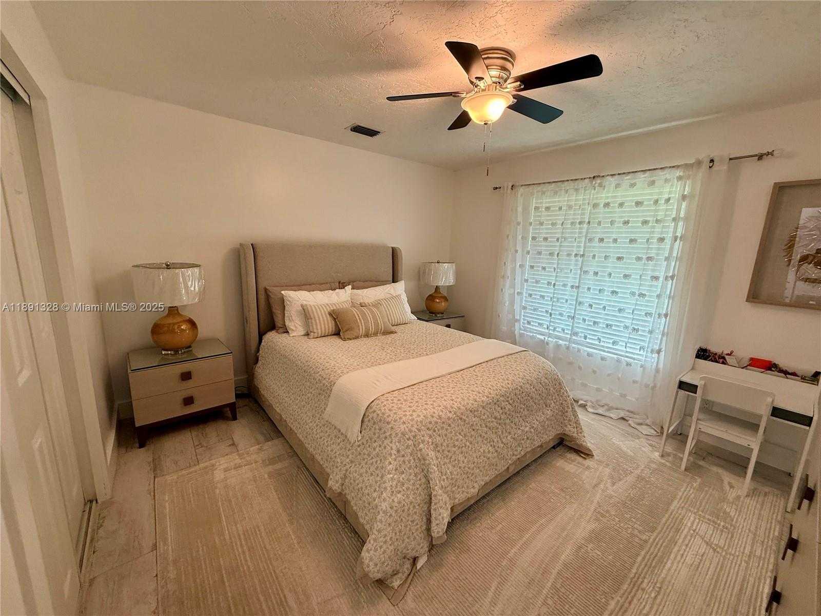 Small Image of 14984 ROAN CT, Wellington Number 59