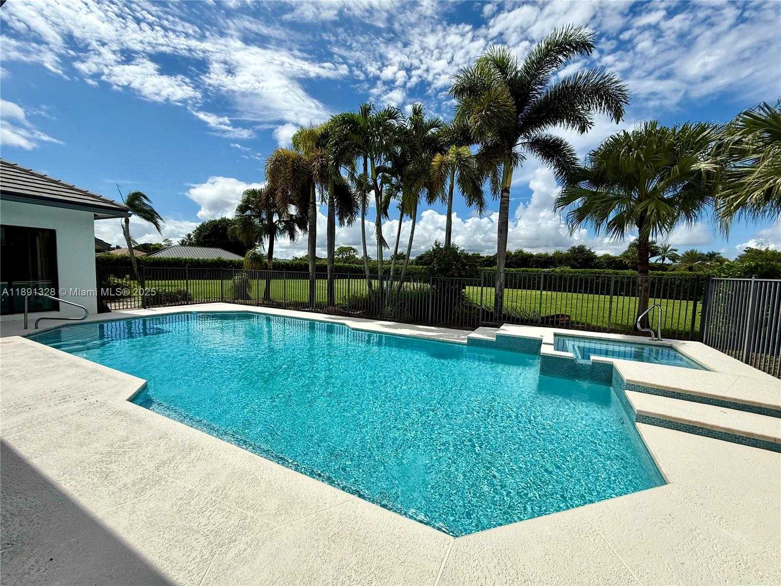 Small Image of 14984 ROAN CT, Wellington Number 64