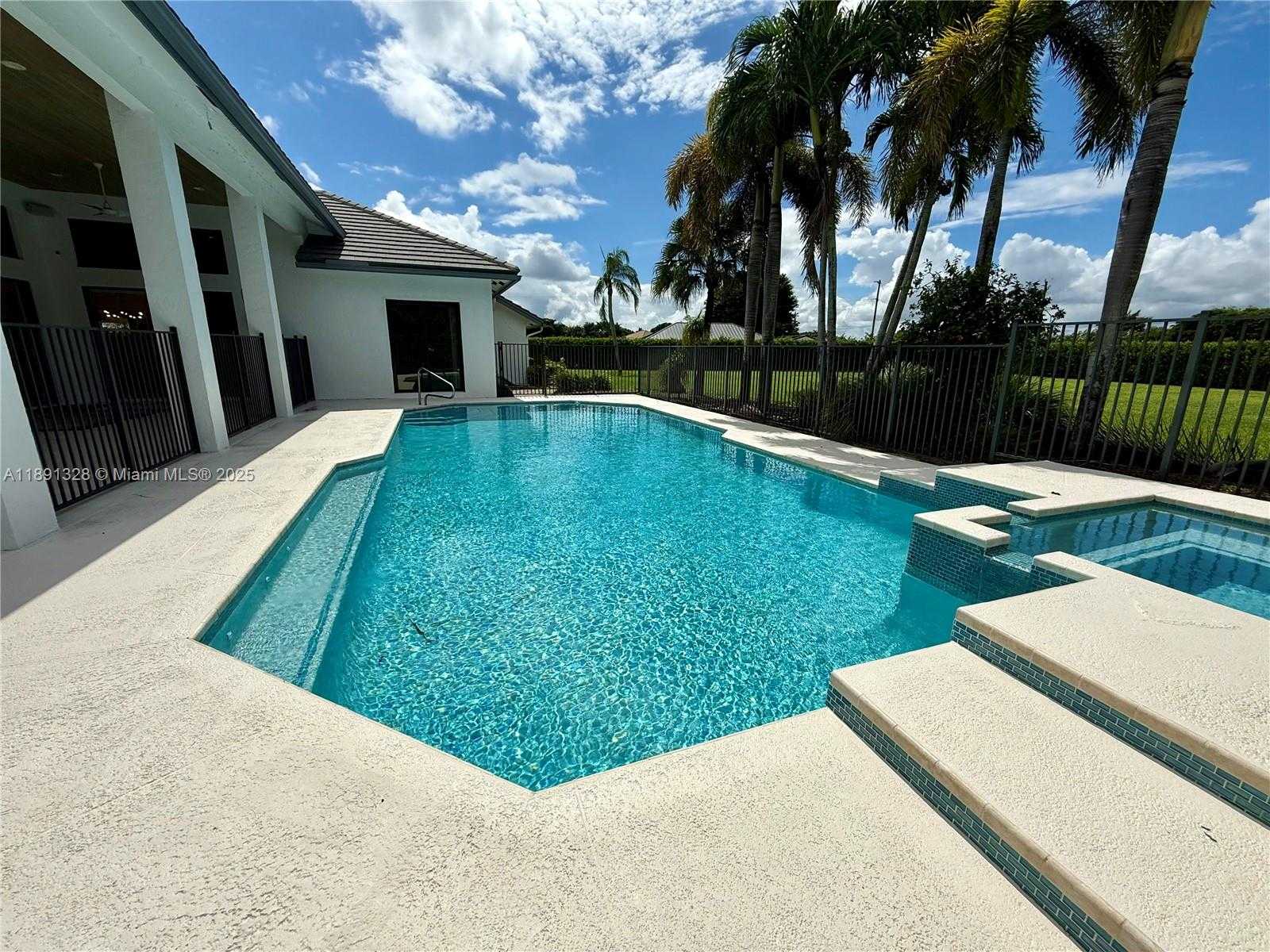 Small Image of 14984 ROAN CT, Wellington Number 67