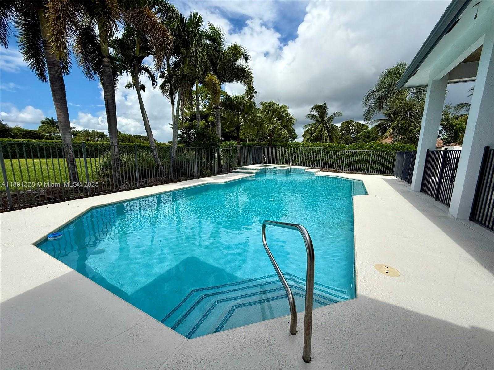 Small Image of 14984 ROAN CT, Wellington Number 70