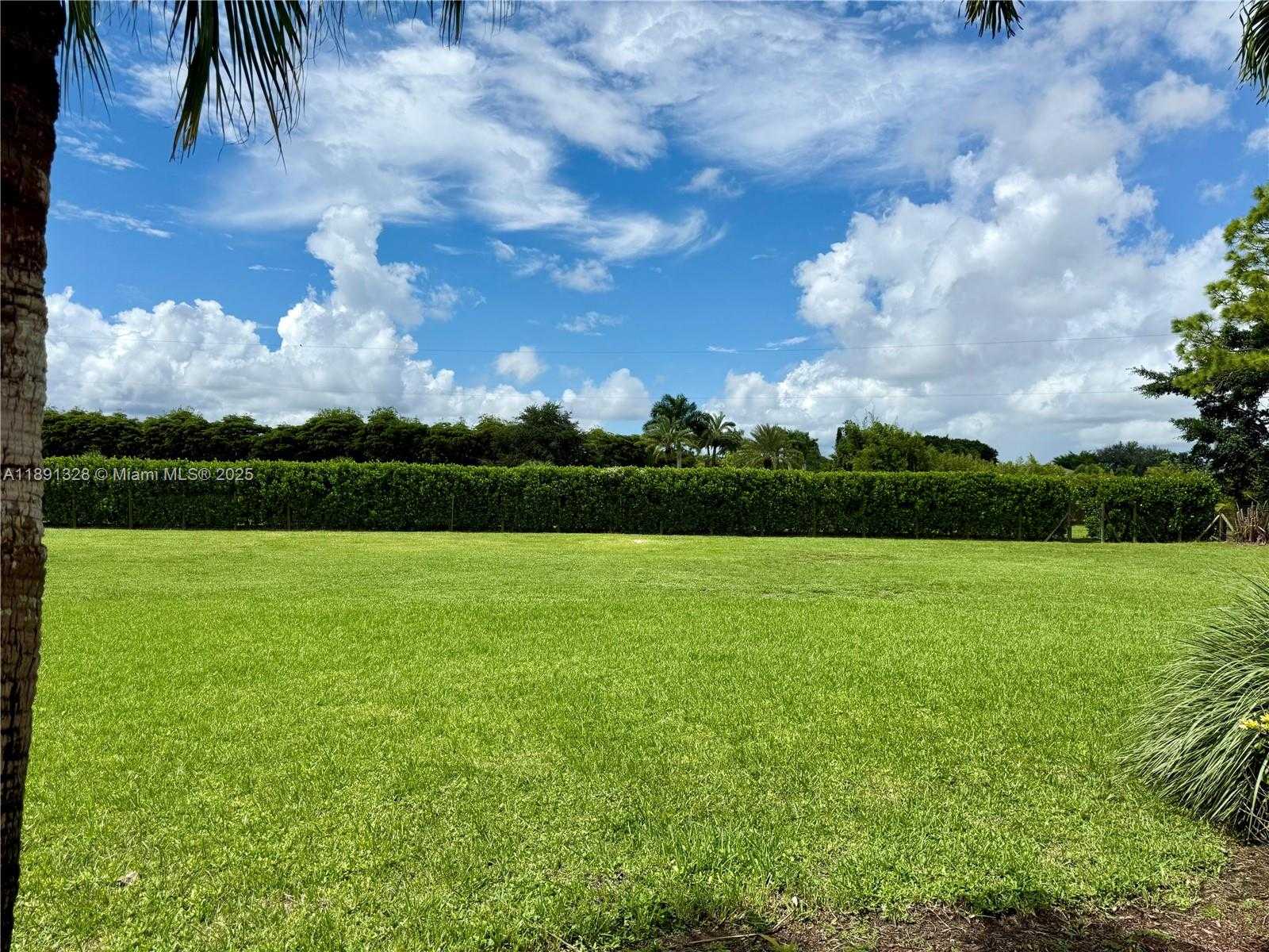 Small Image of 14984 ROAN CT, Wellington Number 73