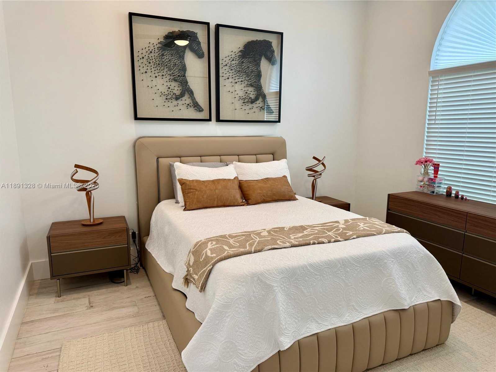 Small Image of 14984 ROAN CT, Wellington Number 86