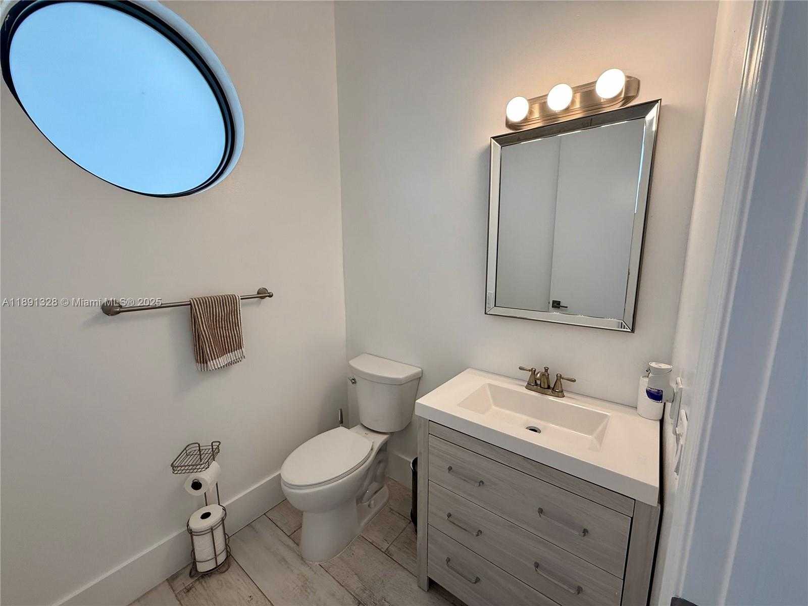 Small Image of 14984 ROAN CT, Wellington Number 88