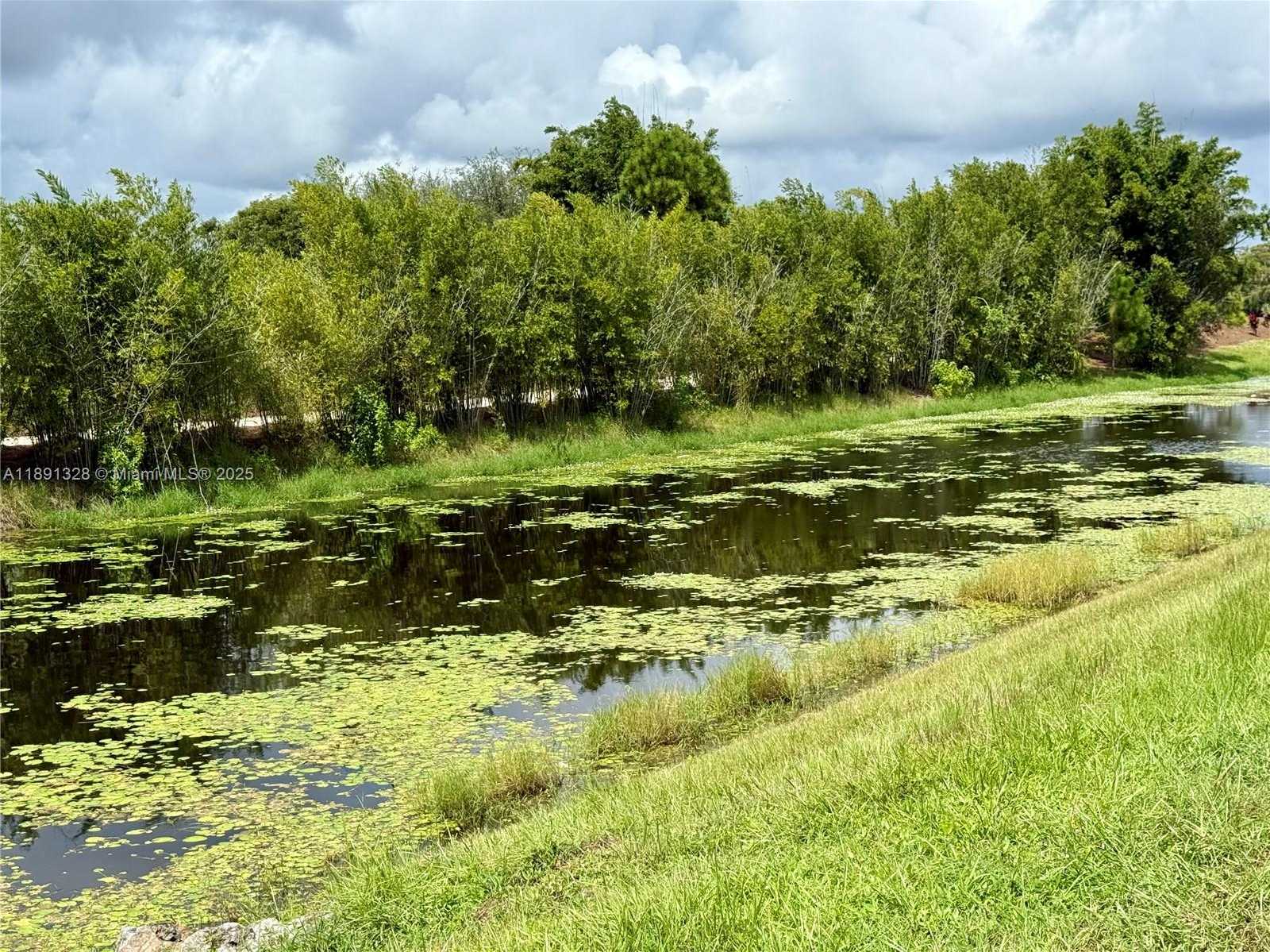 Small Image of 14984 ROAN CT, Wellington Number 9