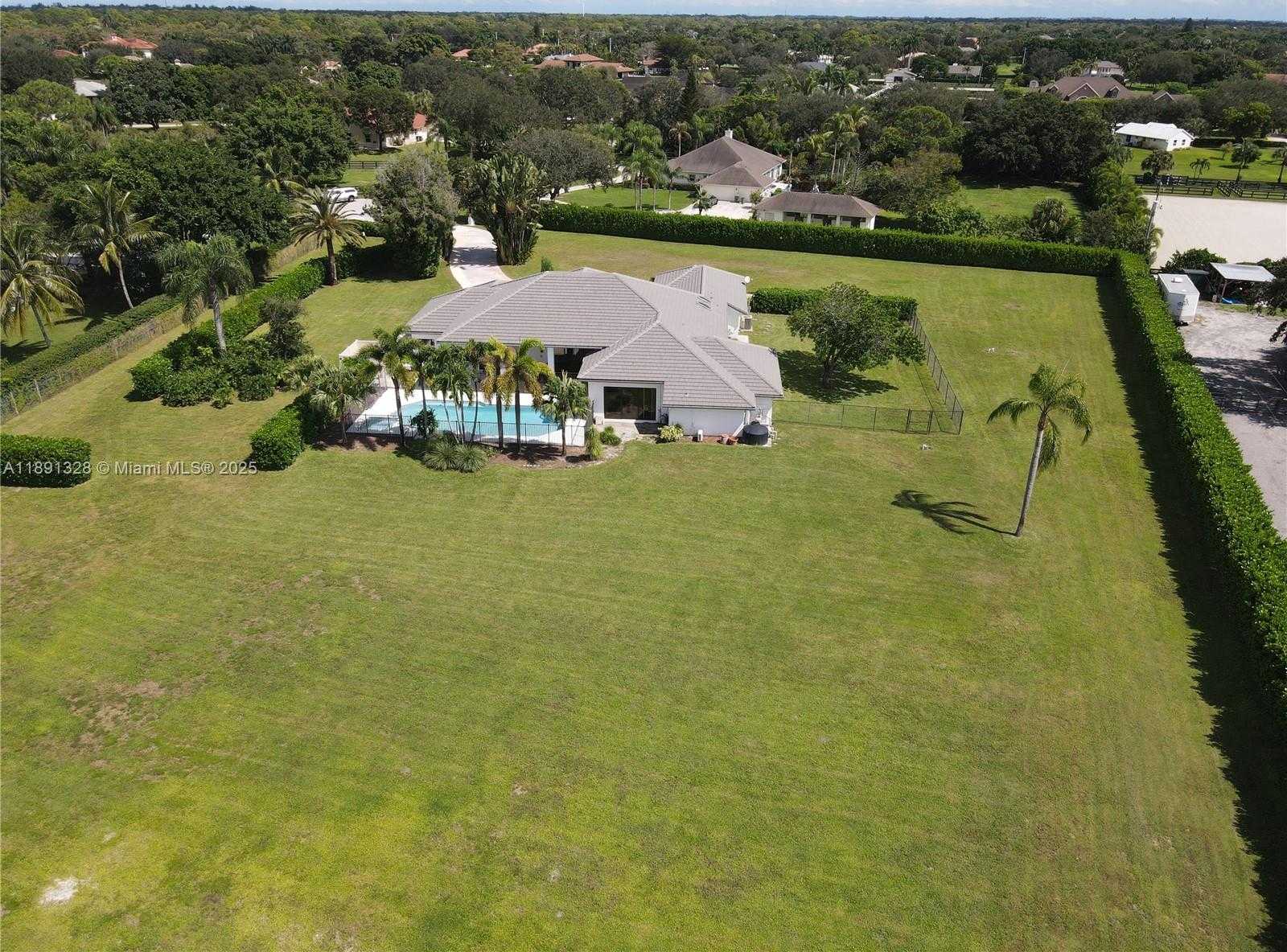 Small Image of 14984 ROAN CT, Wellington Number 98