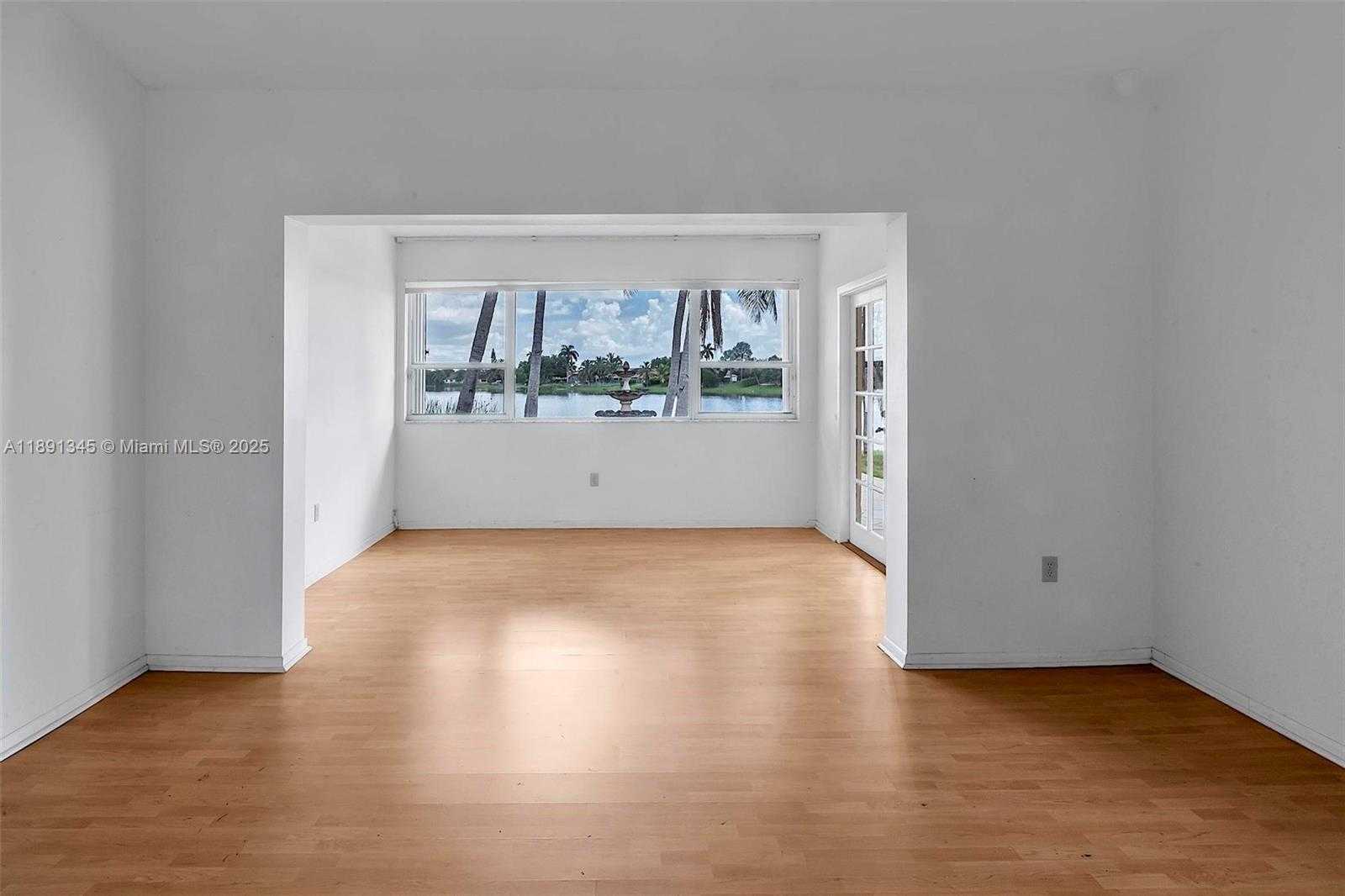 Small Image of 4521 SOUTH WEST 146TH CT, Miami Number 14
