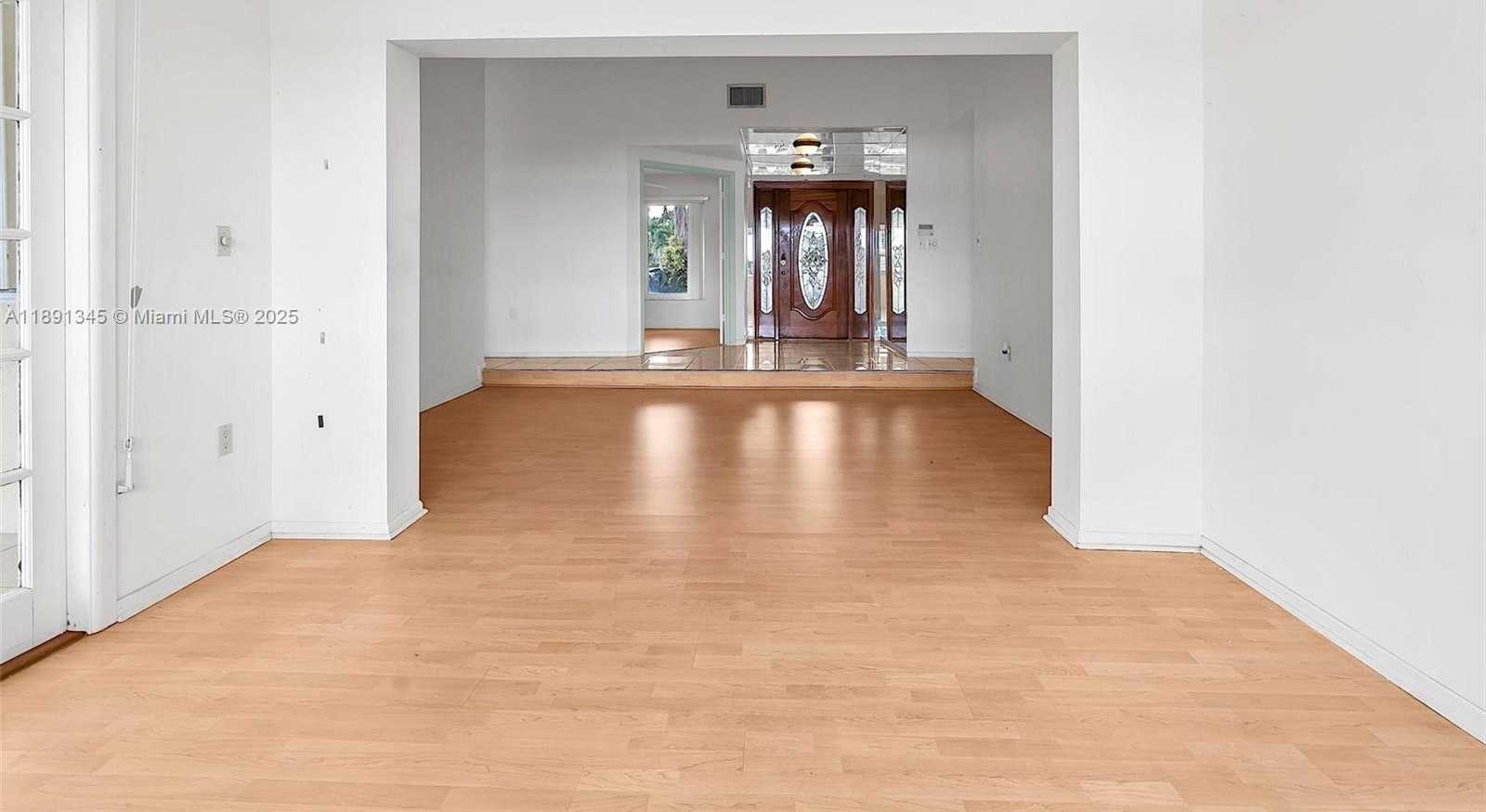 Small Image of 4521 SOUTH WEST 146TH CT, Miami Number 17