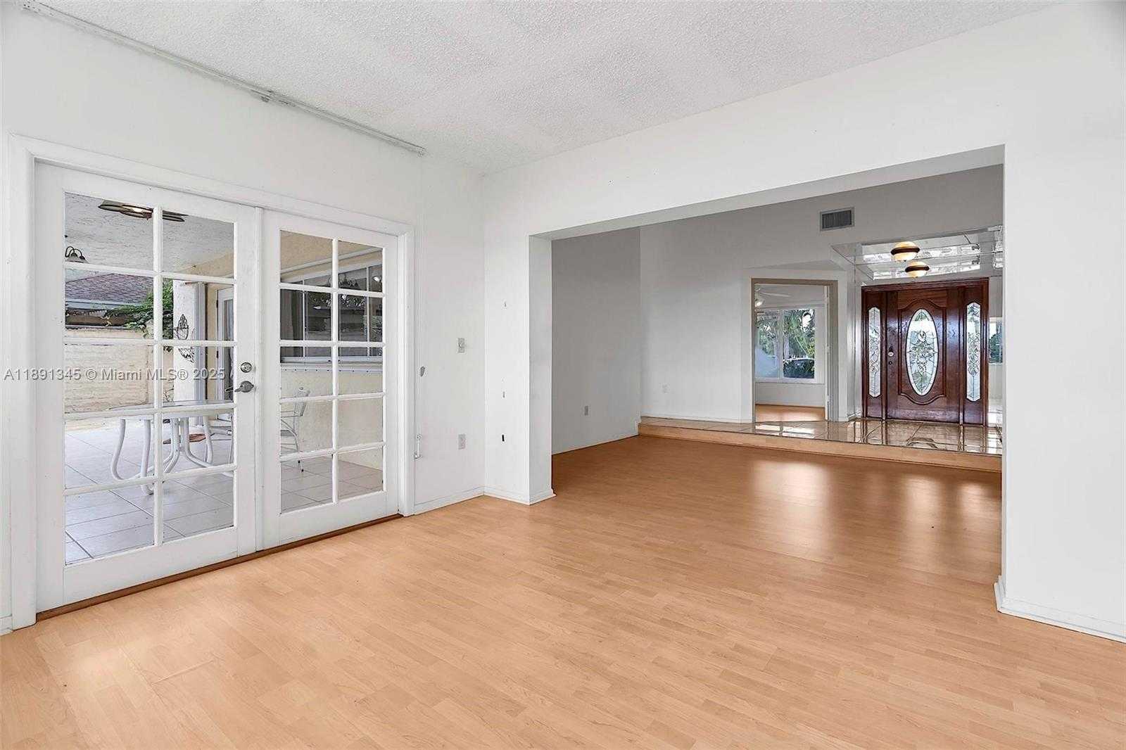 Small Image of 4521 SOUTH WEST 146TH CT, Miami Number 18