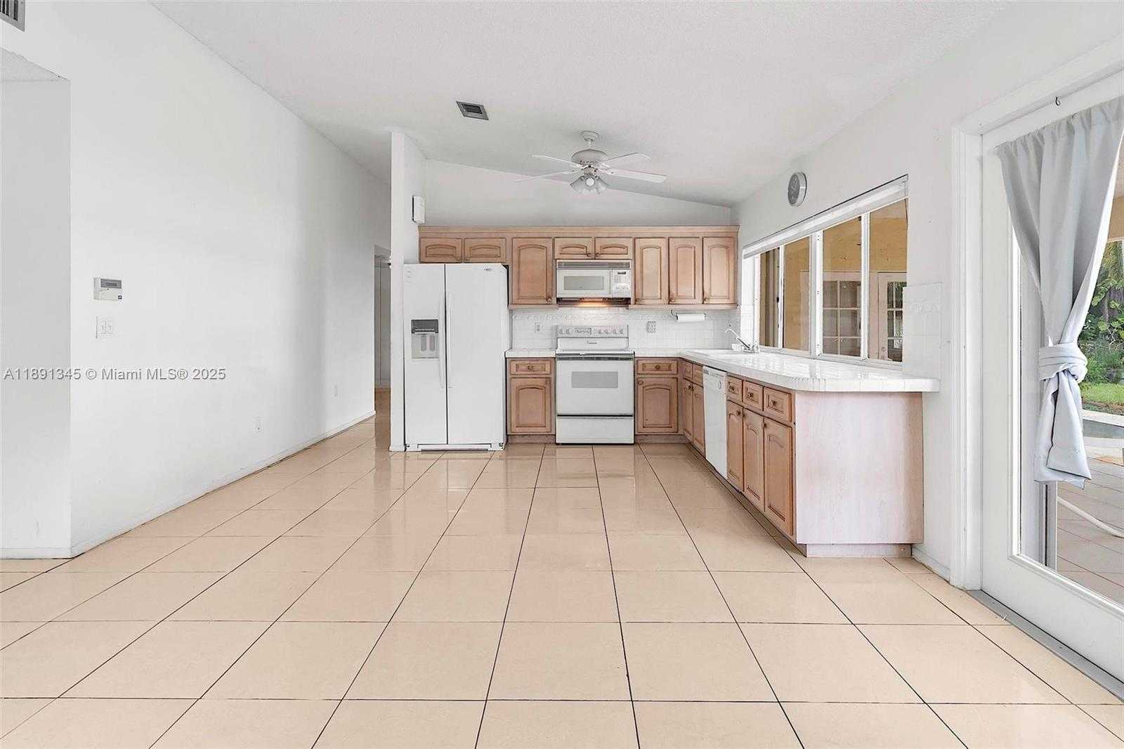 Small Image of 4521 SOUTH WEST 146TH CT, Miami Number 24