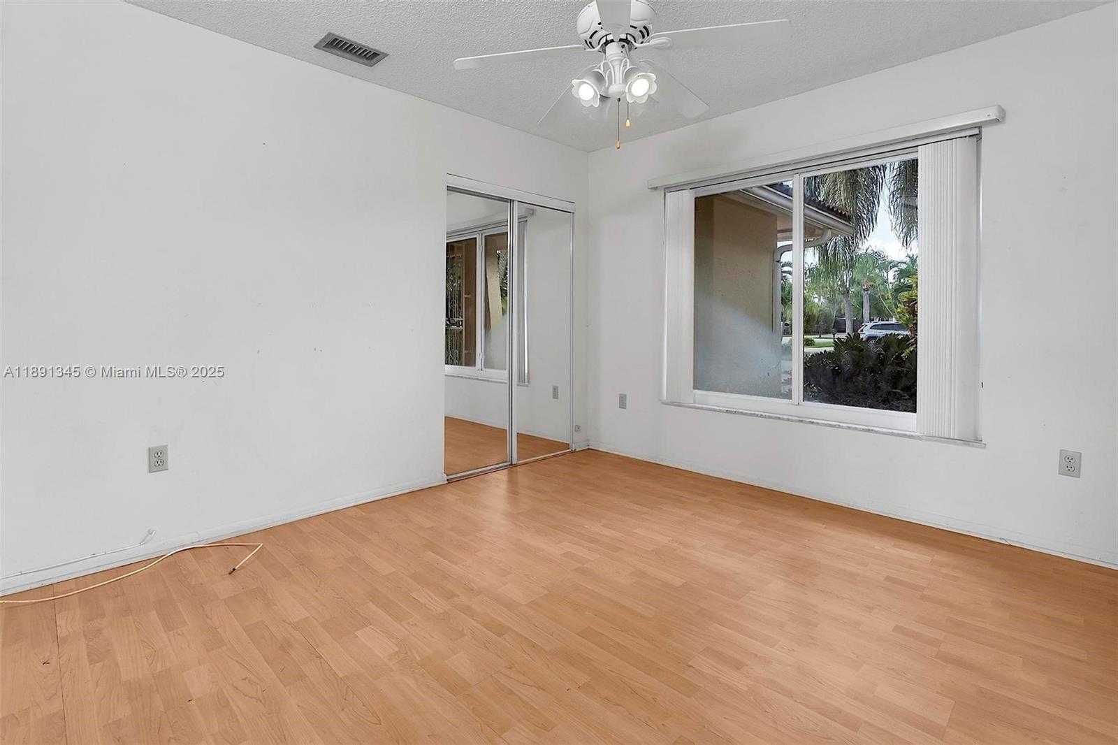 Small Image of 4521 SOUTH WEST 146TH CT, Miami Number 26