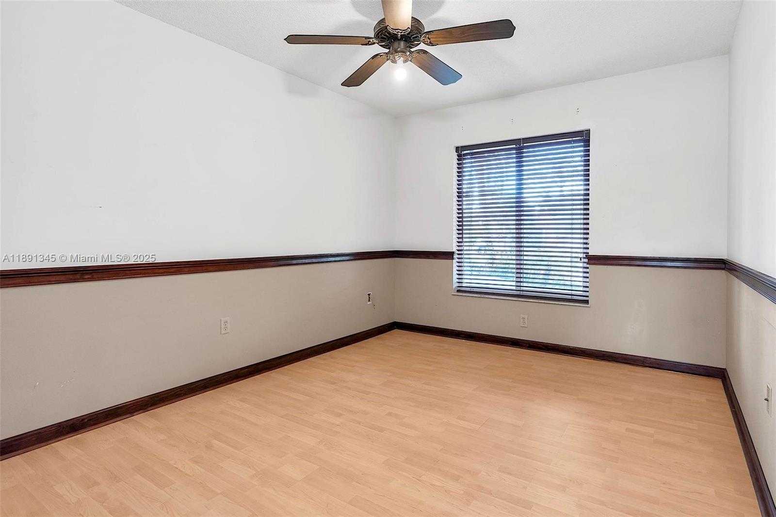 Small Image of 4521 SOUTH WEST 146TH CT, Miami Number 29