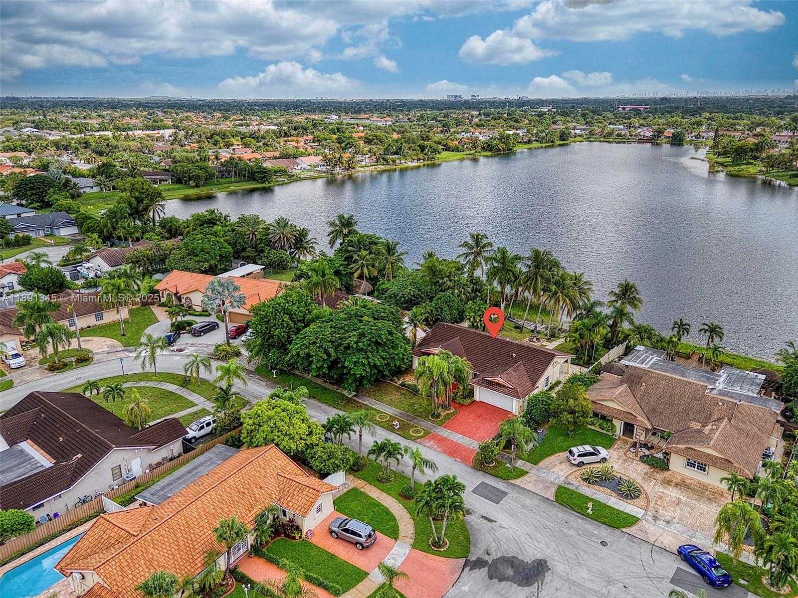 Small Image of 4521 SOUTH WEST 146TH CT, Miami Number 3