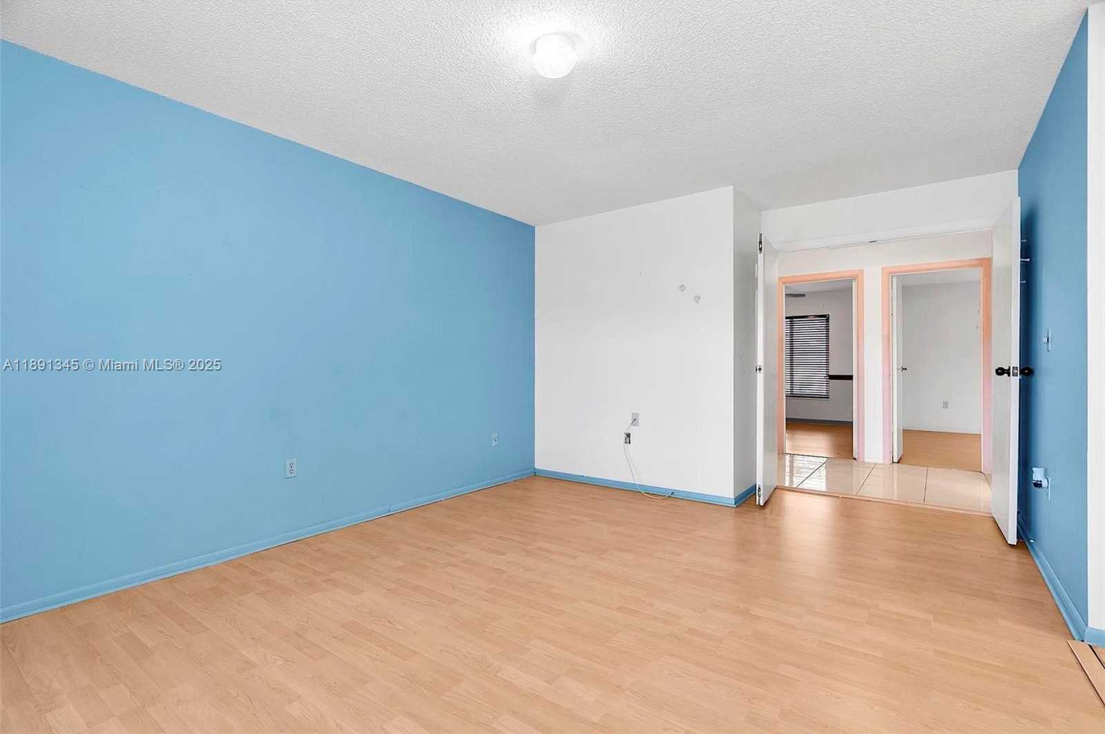 Small Image of 4521 SOUTH WEST 146TH CT, Miami Number 35