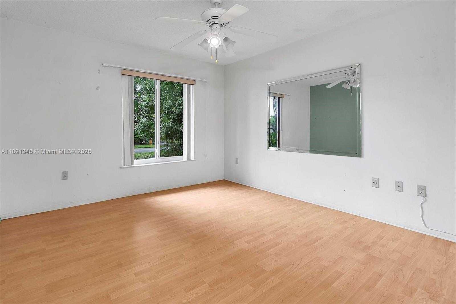 Small Image of 4521 SOUTH WEST 146TH CT, Miami Number 42