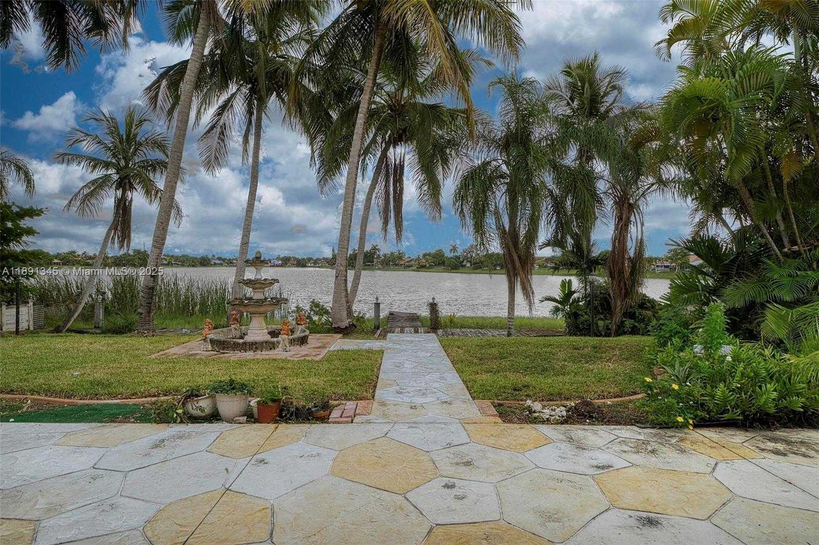 Small Image of 4521 SOUTH WEST 146TH CT, Miami Number 45