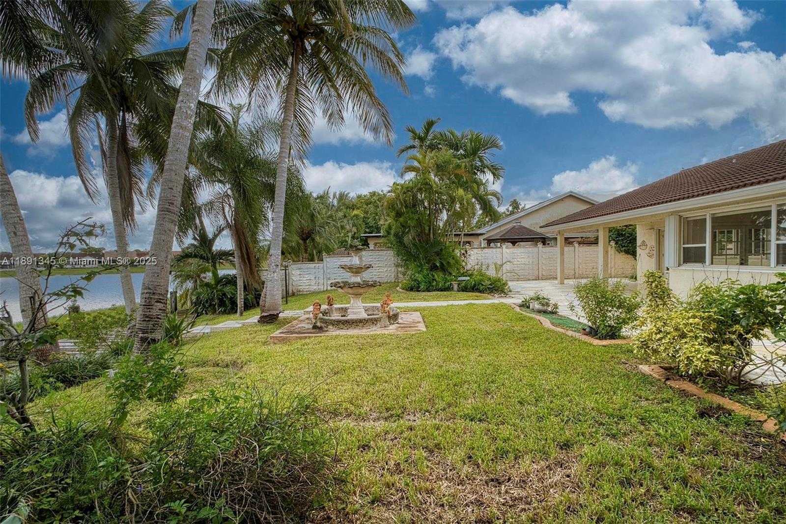Small Image of 4521 SOUTH WEST 146TH CT, Miami Number 52