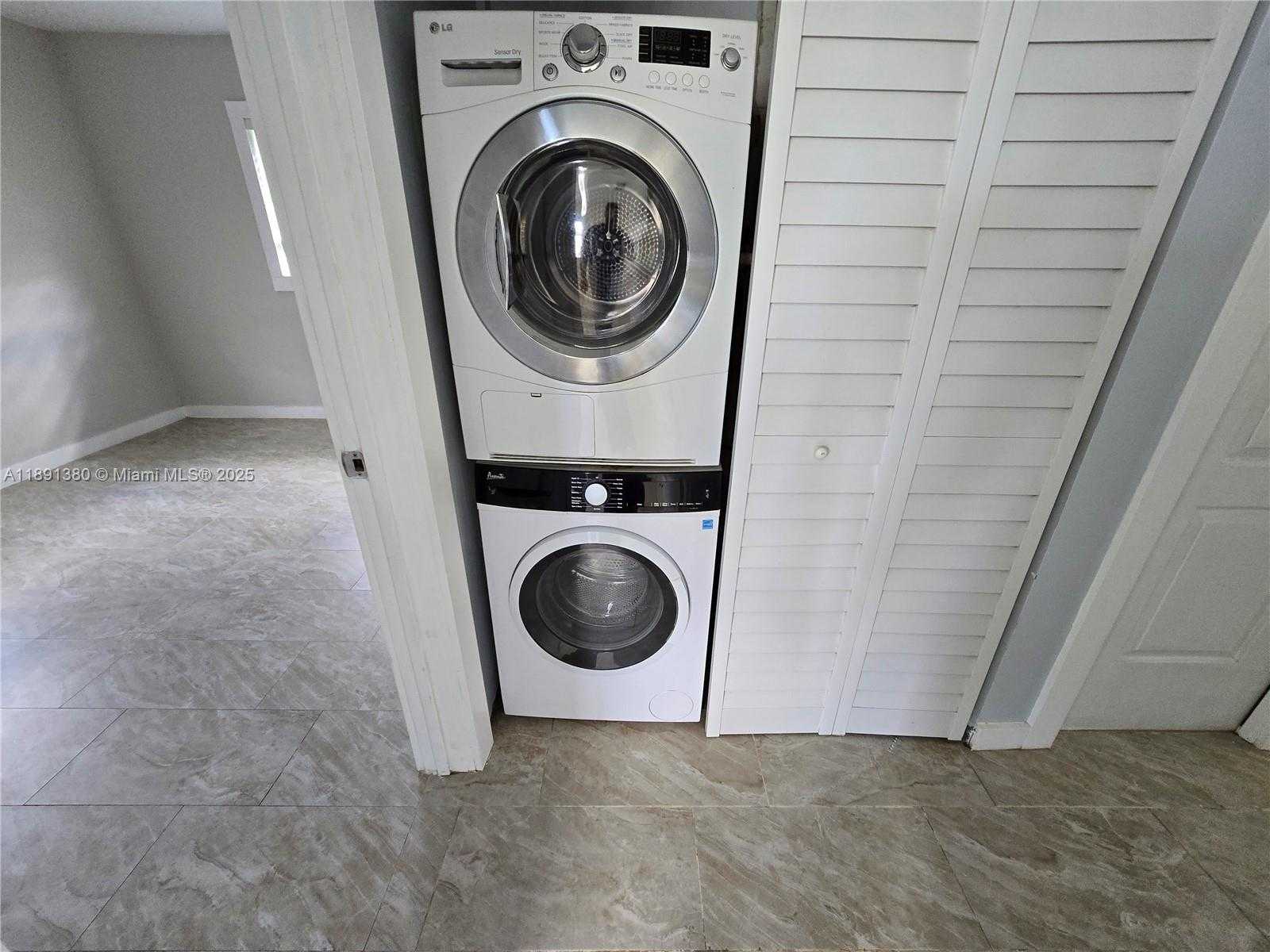 Small Image of 9870 MONTEGO BAY DR, Cutler Bay Number 12