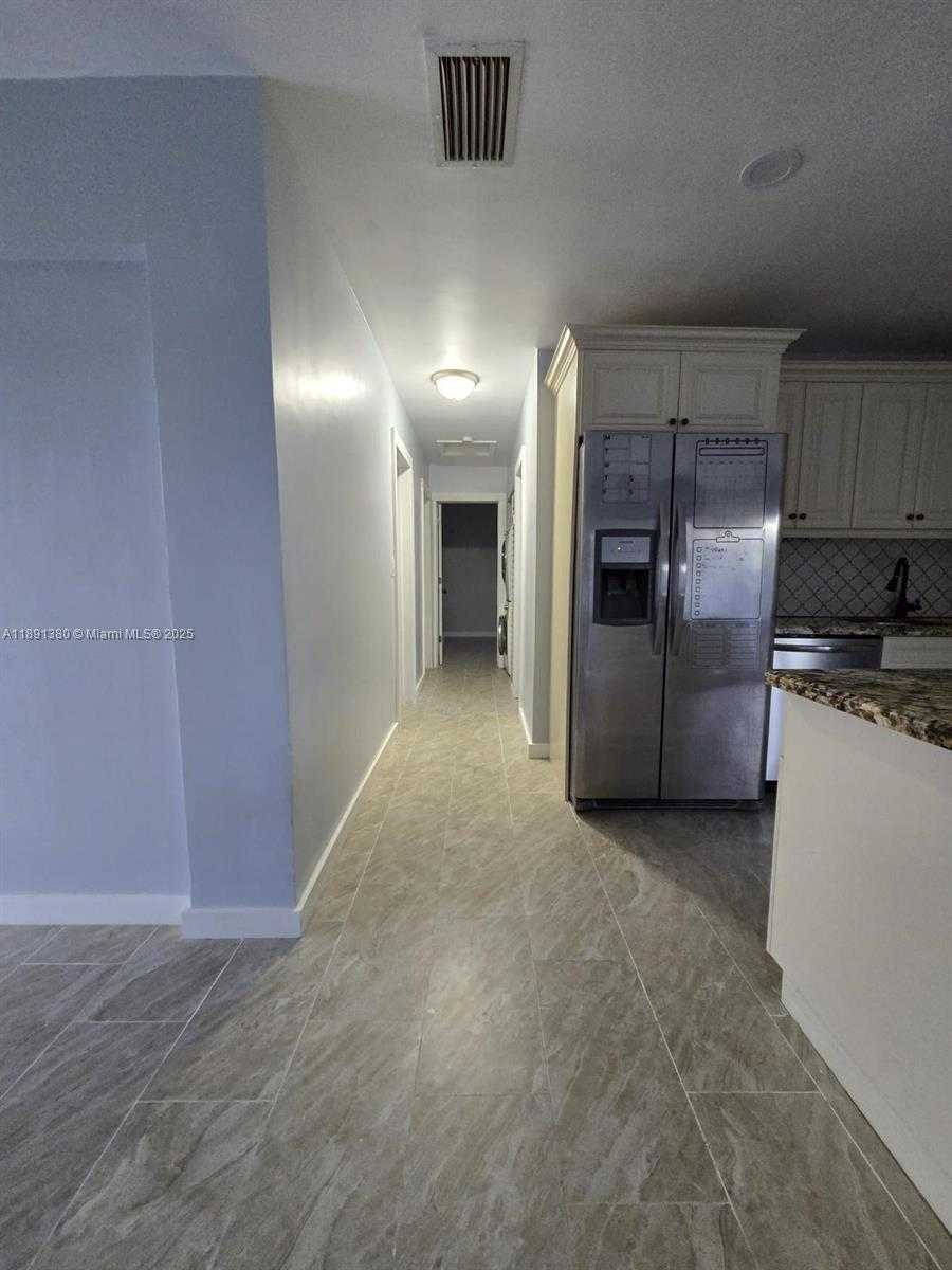 Small Image of 9870 MONTEGO BAY DR, Cutler Bay Number 13