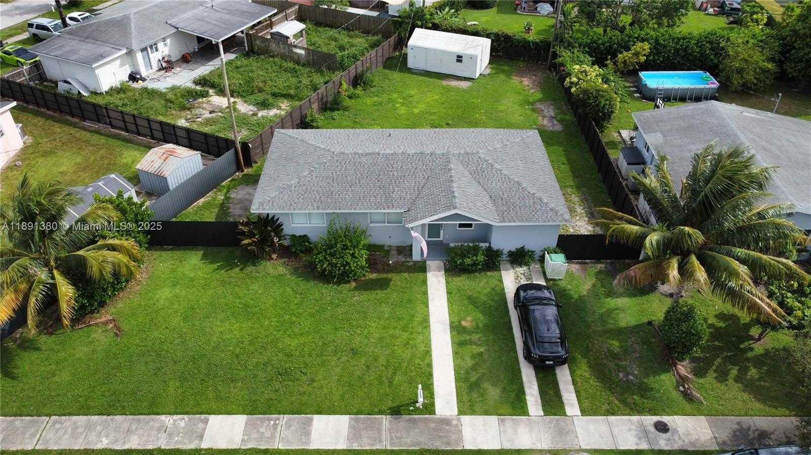 Small Image of 9870 MONTEGO BAY DR, Cutler Bay Number 2