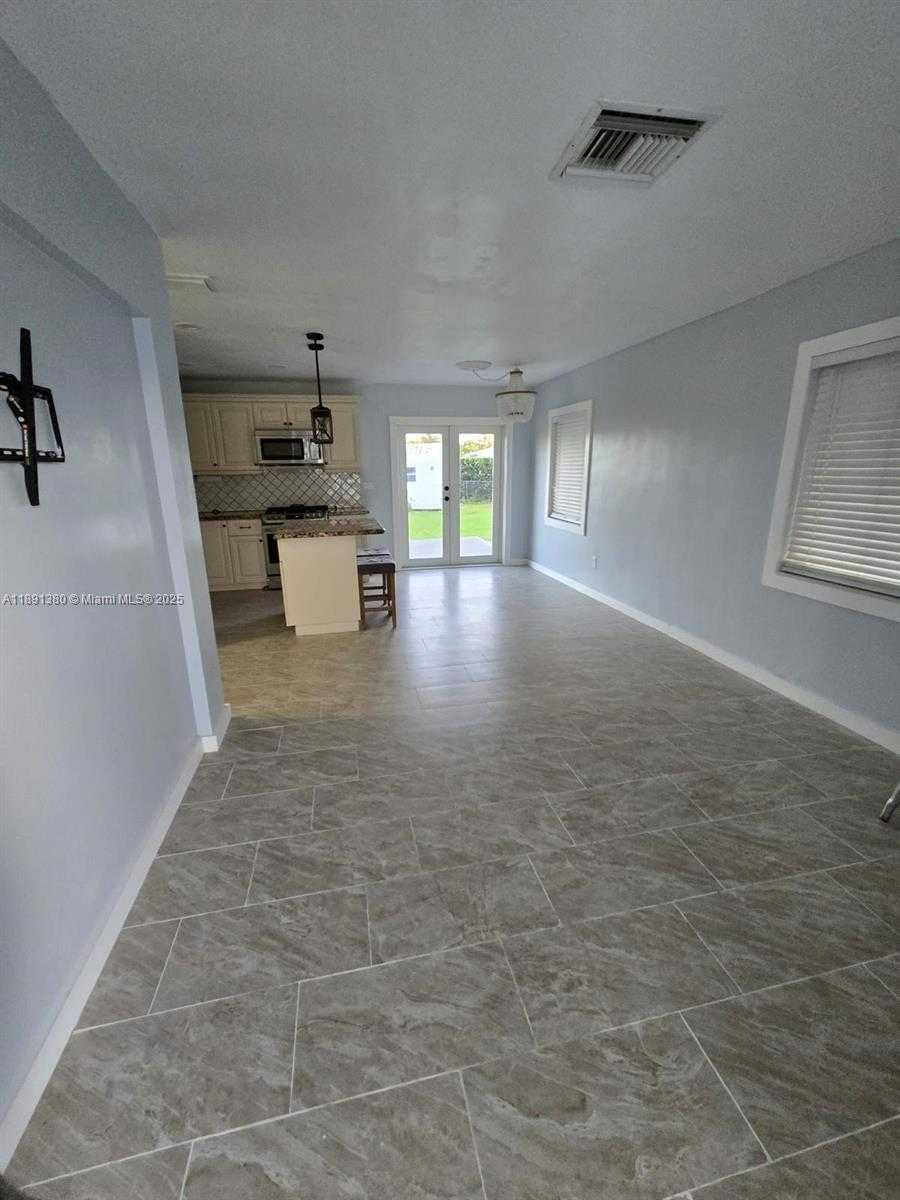 Small Image of 9870 MONTEGO BAY DR, Cutler Bay Number 6