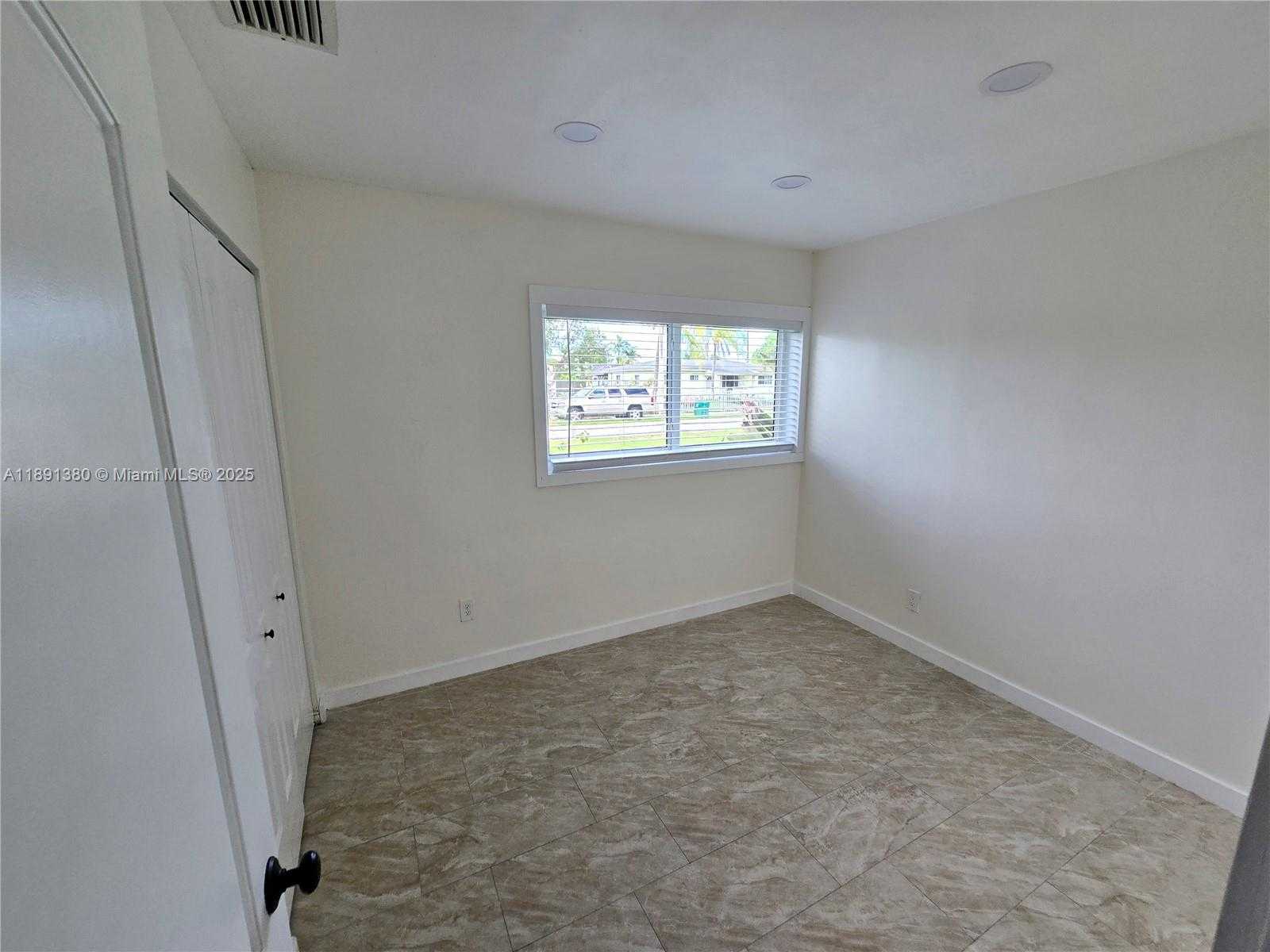 Small Image of 9870 MONTEGO BAY DR, Cutler Bay Number 8