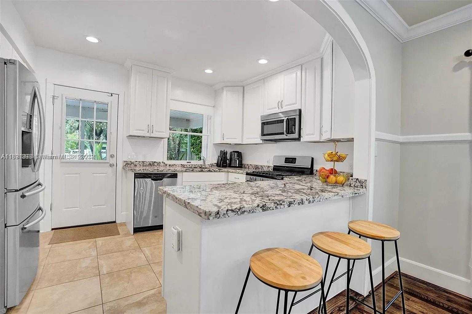 Small Image of 1640 JEFFERSON ST, Hollywood Number 2