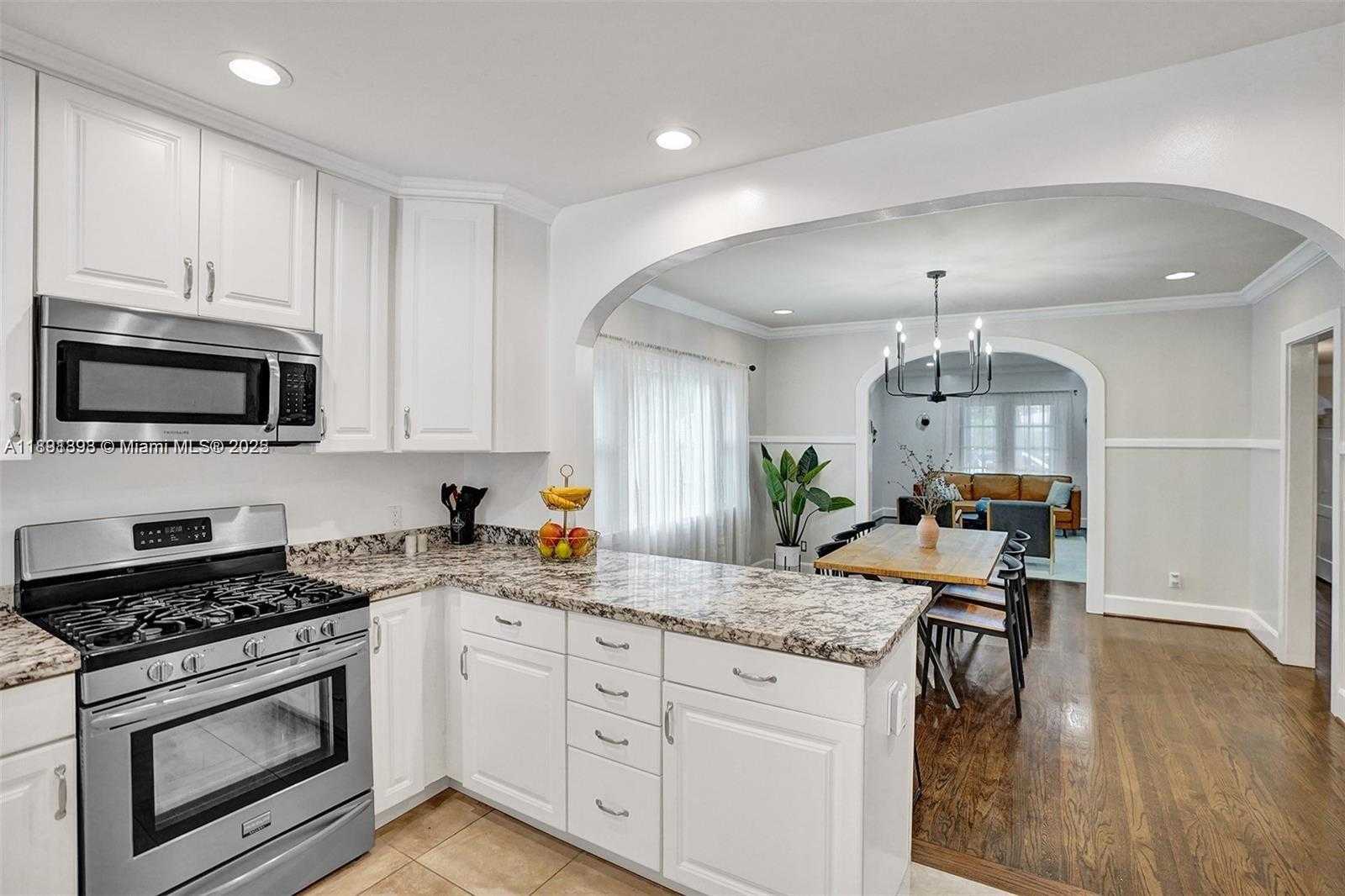 Small Image of 1640 JEFFERSON ST, Hollywood Number 7