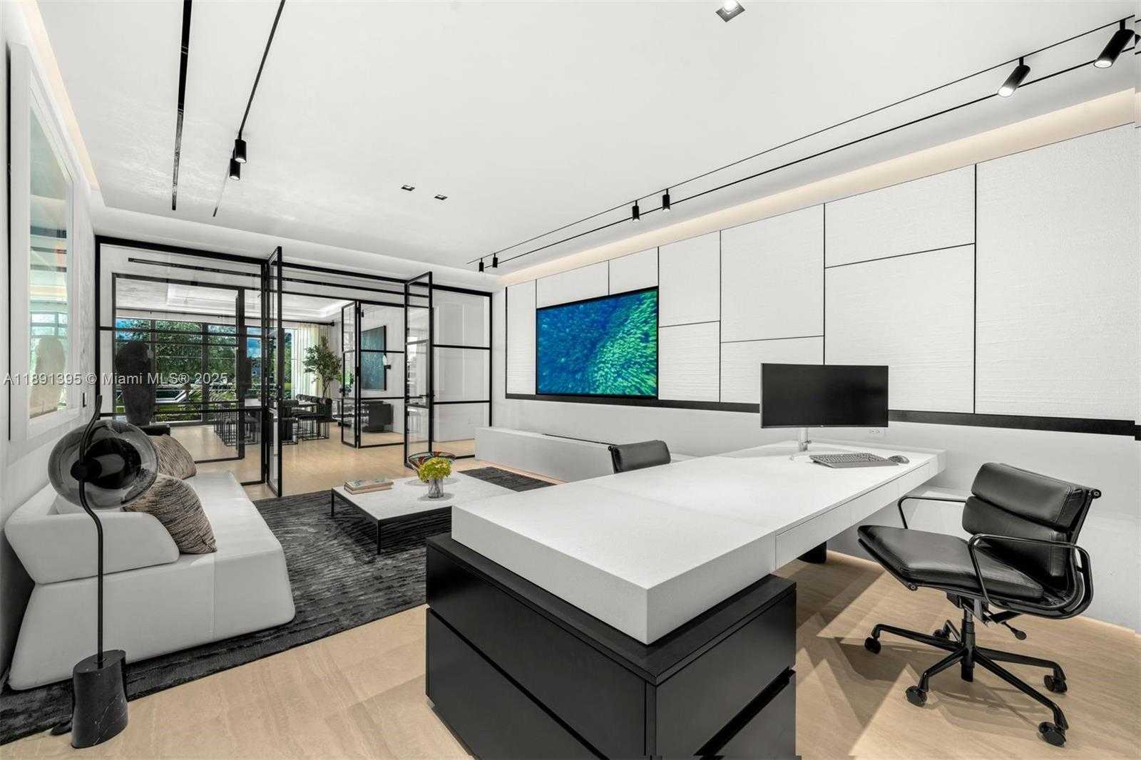 Small Image of 2401 SPANISH RIVER RD, Boca Raton Number 14