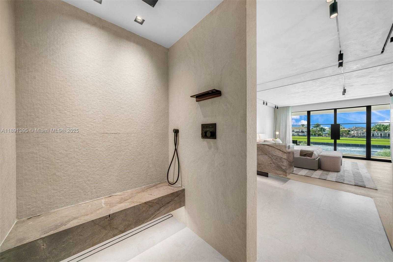 Small Image of 2401 SPANISH RIVER RD, Boca Raton Number 26