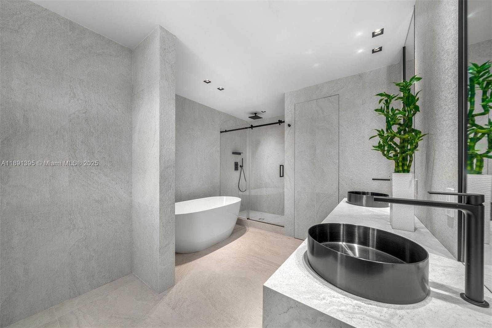 Small Image of 2401 SPANISH RIVER RD, Boca Raton Number 27