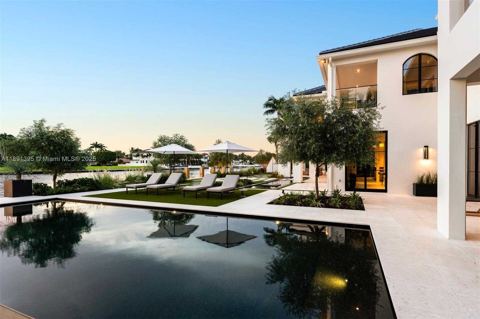 Small Image of 2401 SPANISH RIVER RD, Boca Raton Number 33