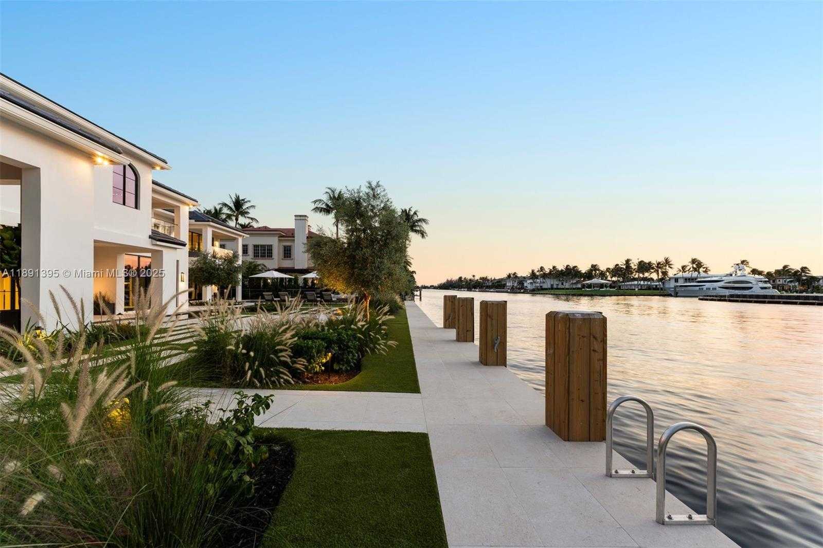 Small Image of 2401 SPANISH RIVER RD, Boca Raton Number 37