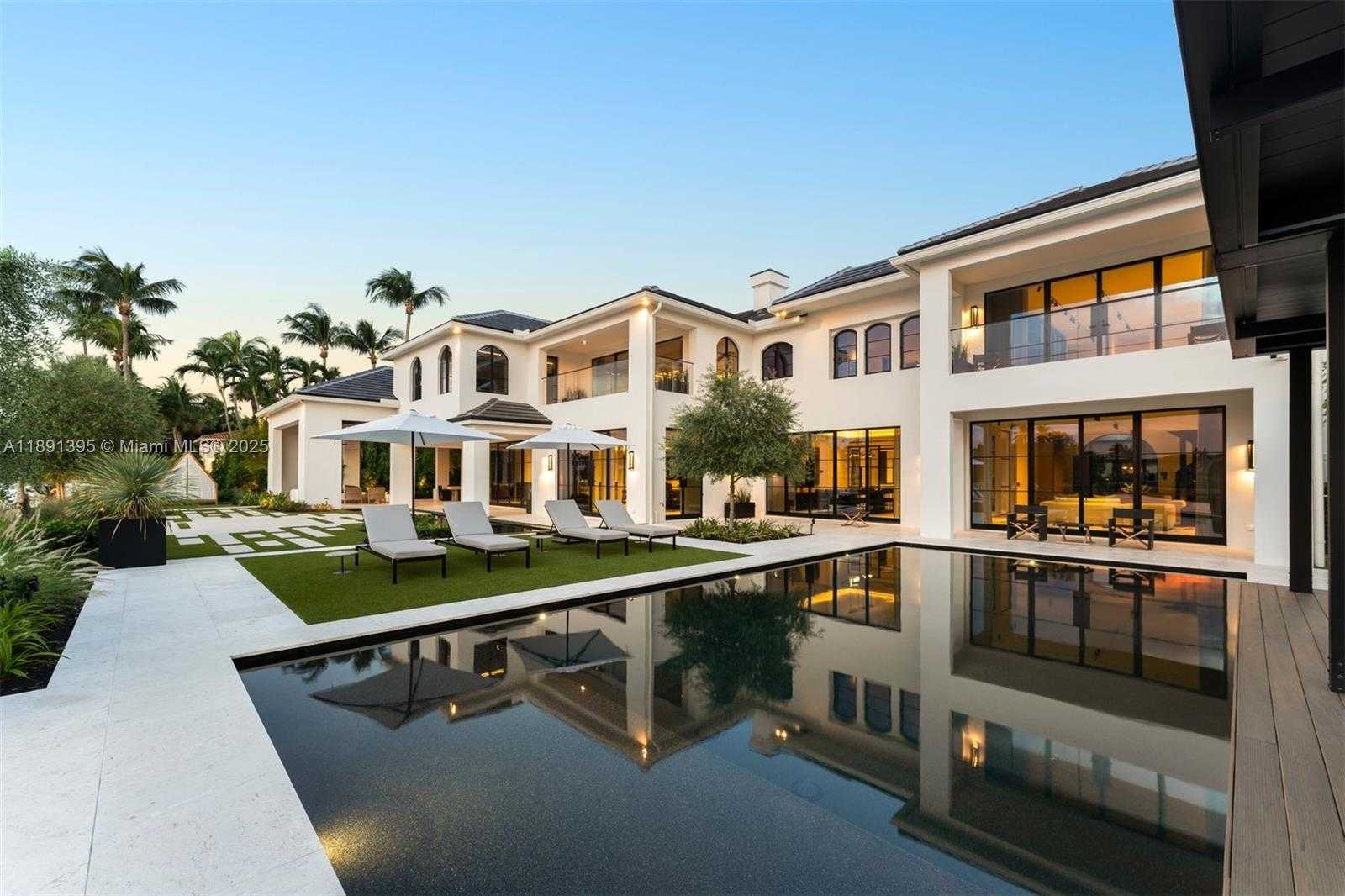 Small Image of 2401 SPANISH RIVER RD, Boca Raton Number 4
