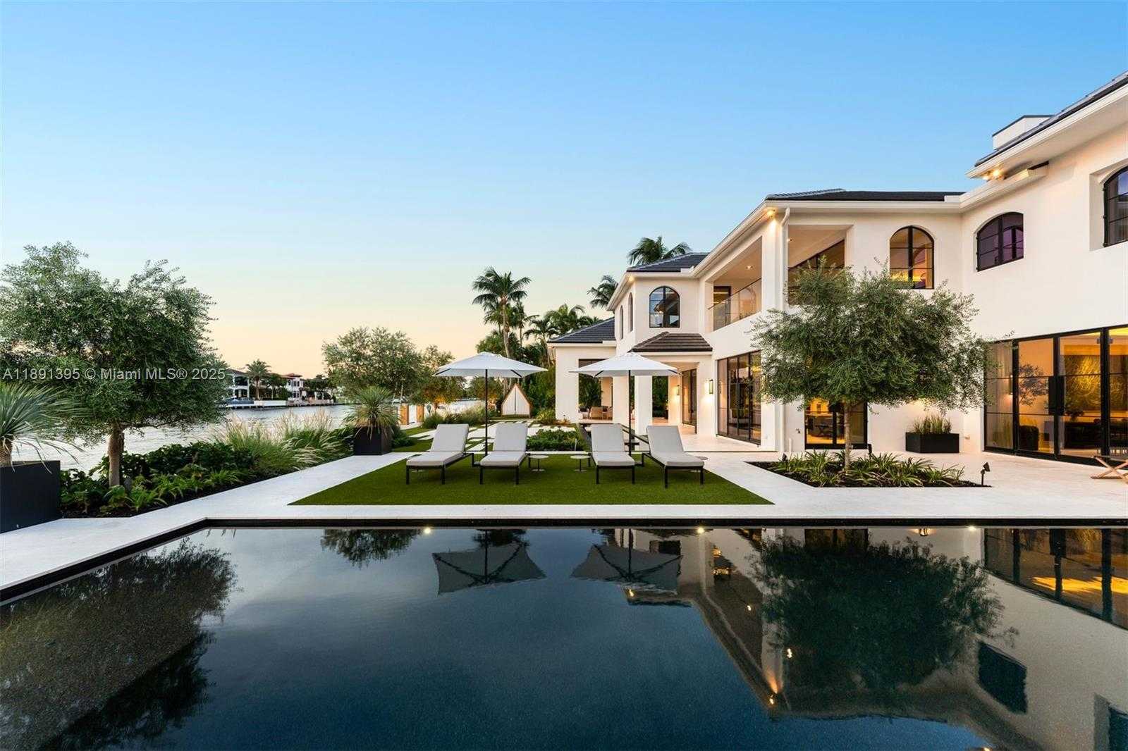 Small Image of 2401 SPANISH RIVER RD, Boca Raton Number 5