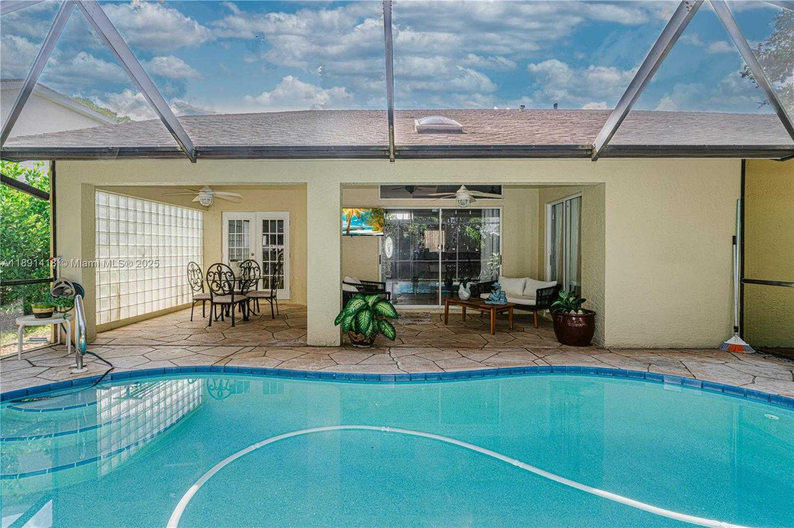 Small Image of 6631 MIDDLESEX PL, Other City - In The State Of Florida Number 21