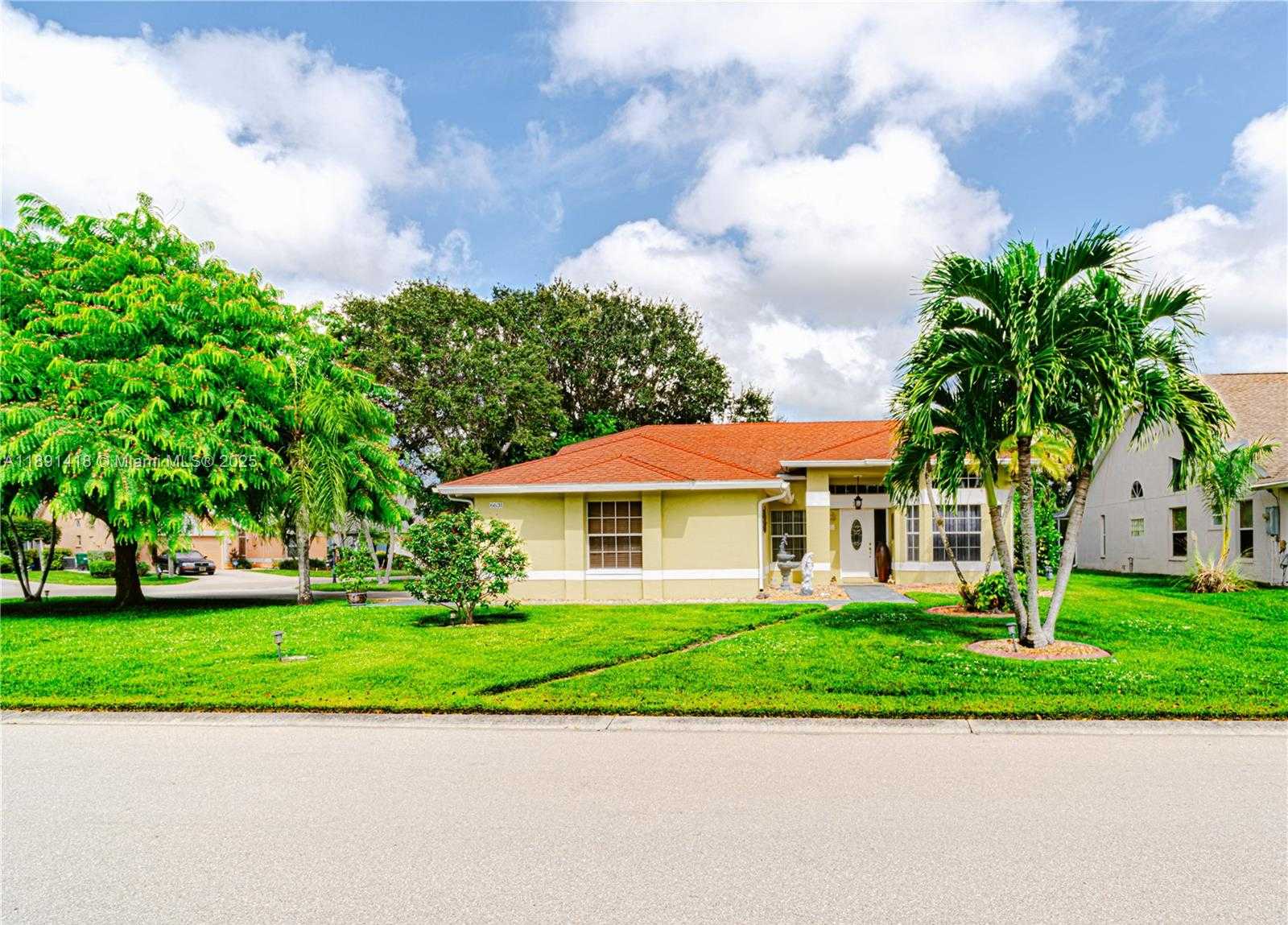 Small Image of 6631 MIDDLESEX PL, Other City - In The State Of Florida Number 4