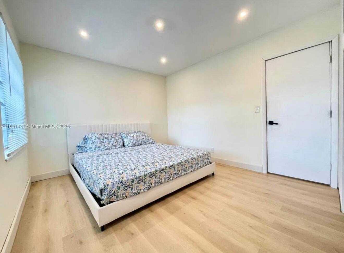 Small Image of 1760 NORTH EAST 13TH ST, Fort Lauderdale Number 11