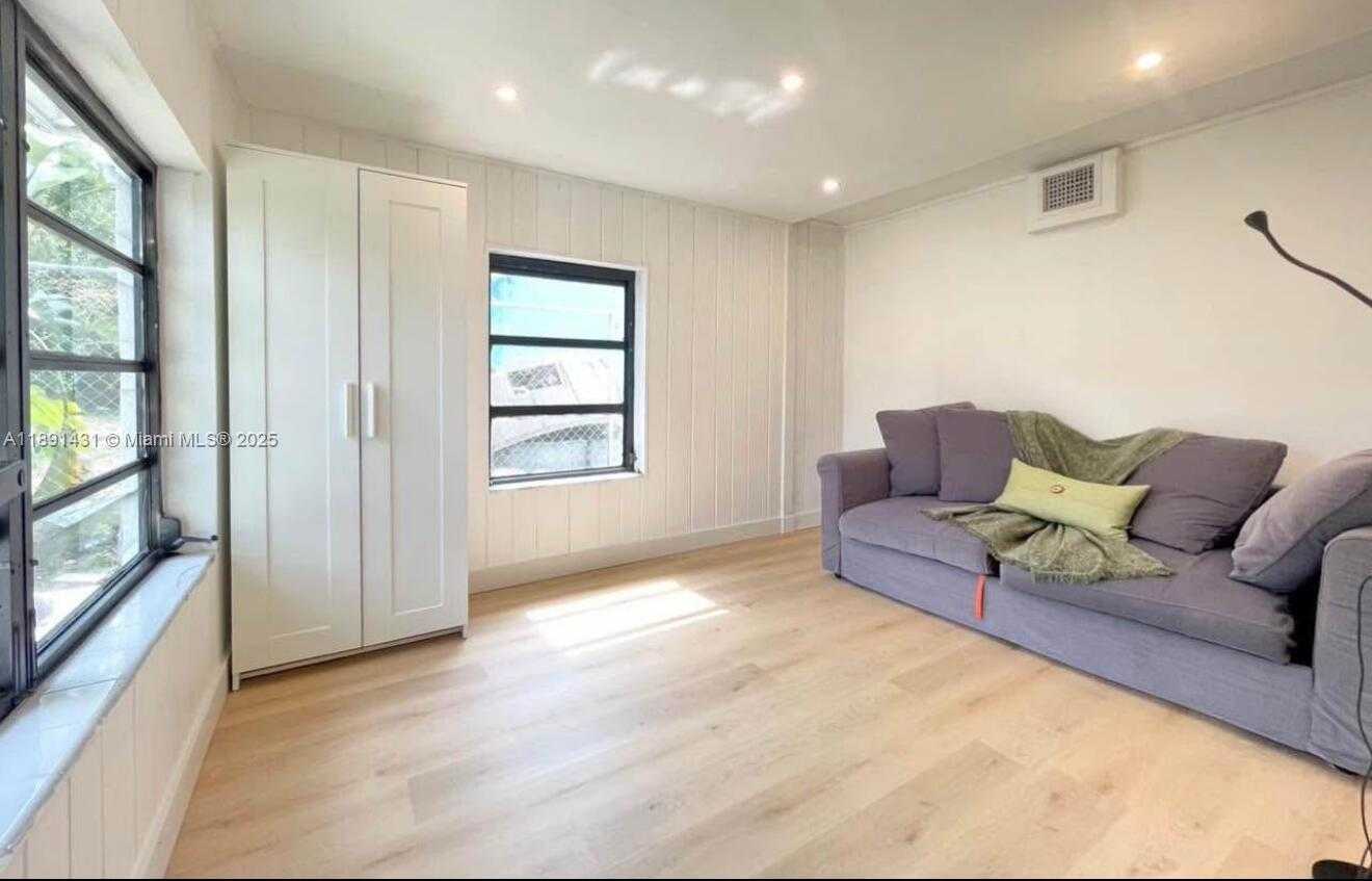 Small Image of 1760 NORTH EAST 13TH ST, Fort Lauderdale Number 13