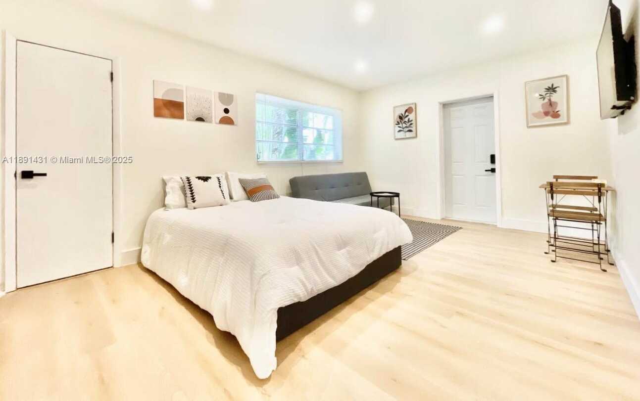 Small Image of 1760 NORTH EAST 13TH ST, Fort Lauderdale Number 18