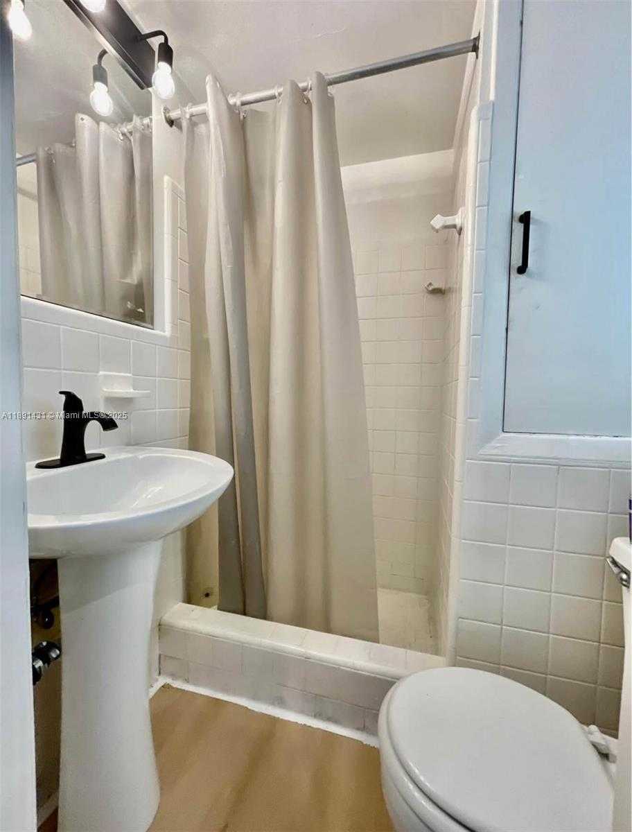 Small Image of 1760 NORTH EAST 13TH ST, Fort Lauderdale Number 23