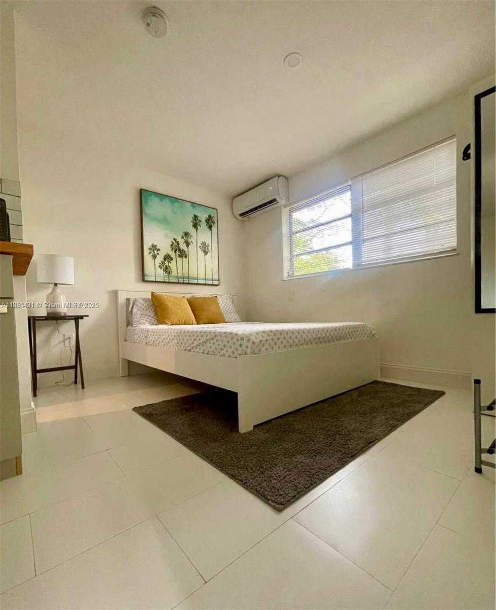 Small Image of 1760 NORTH EAST 13TH ST, Fort Lauderdale Number 27