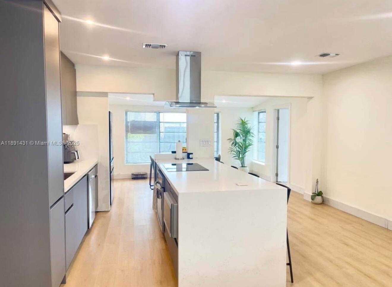 Small Image of 1760 NORTH EAST 13TH ST, Fort Lauderdale Number 3