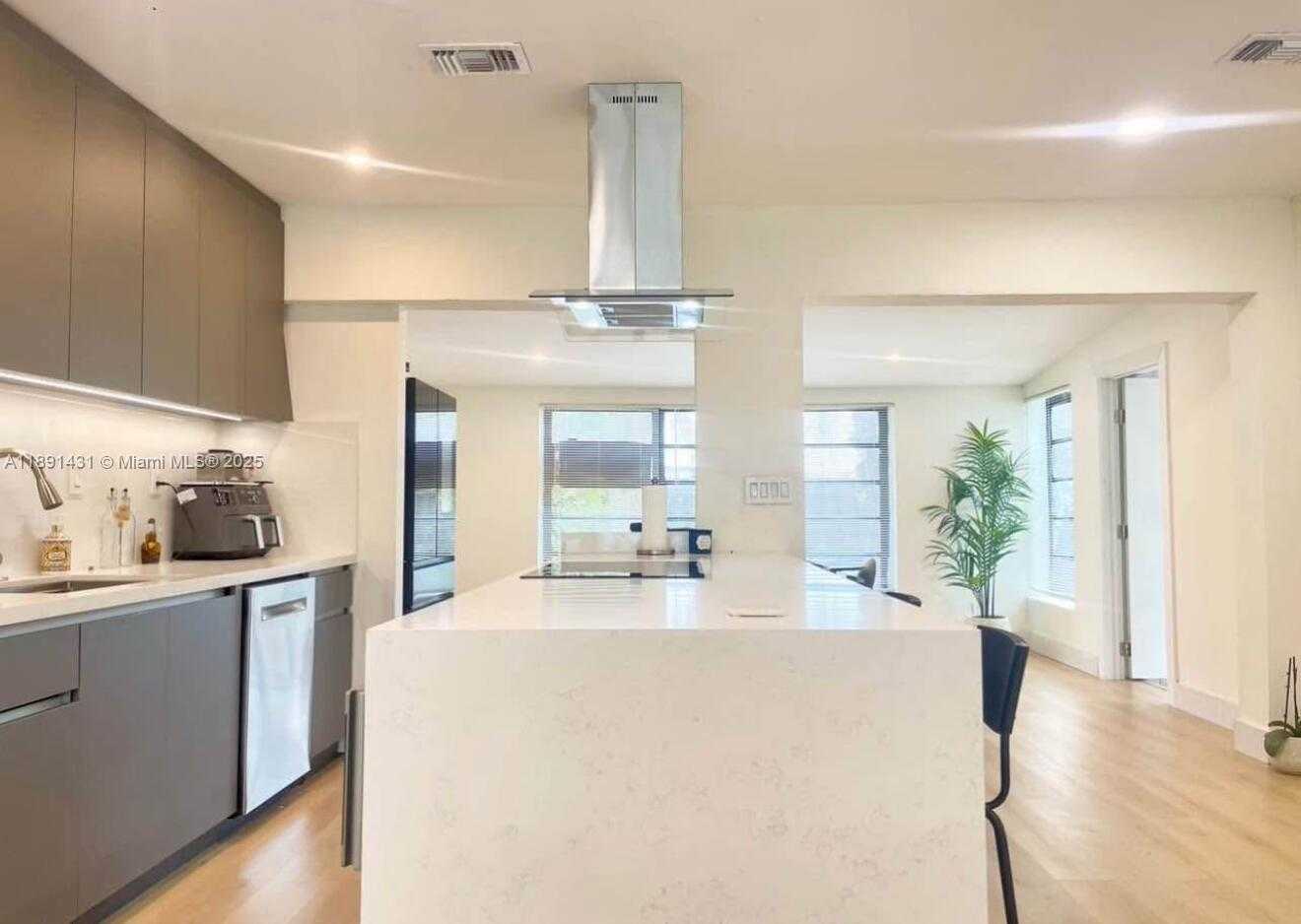 Small Image of 1760 NORTH EAST 13TH ST, Fort Lauderdale Number 4