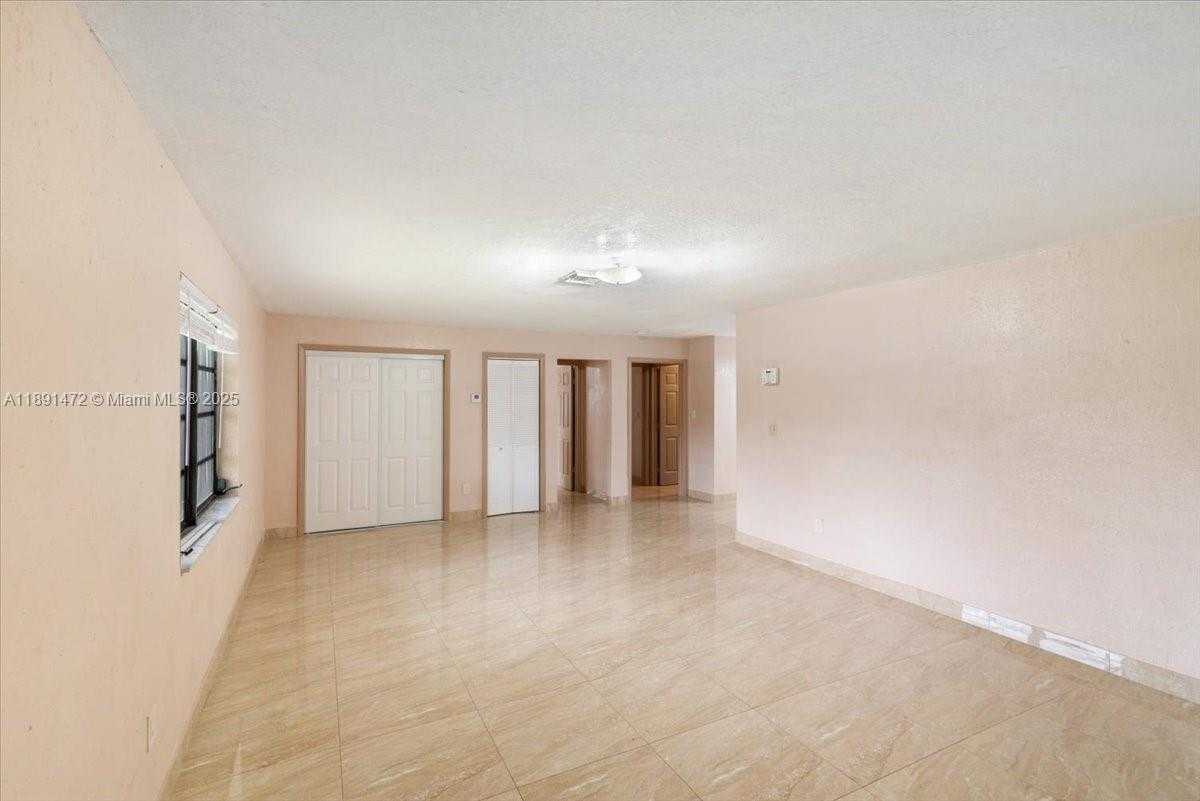 Small Image of 17001 NORTH WEST 28TH AVE, Miami Gardens Number 16