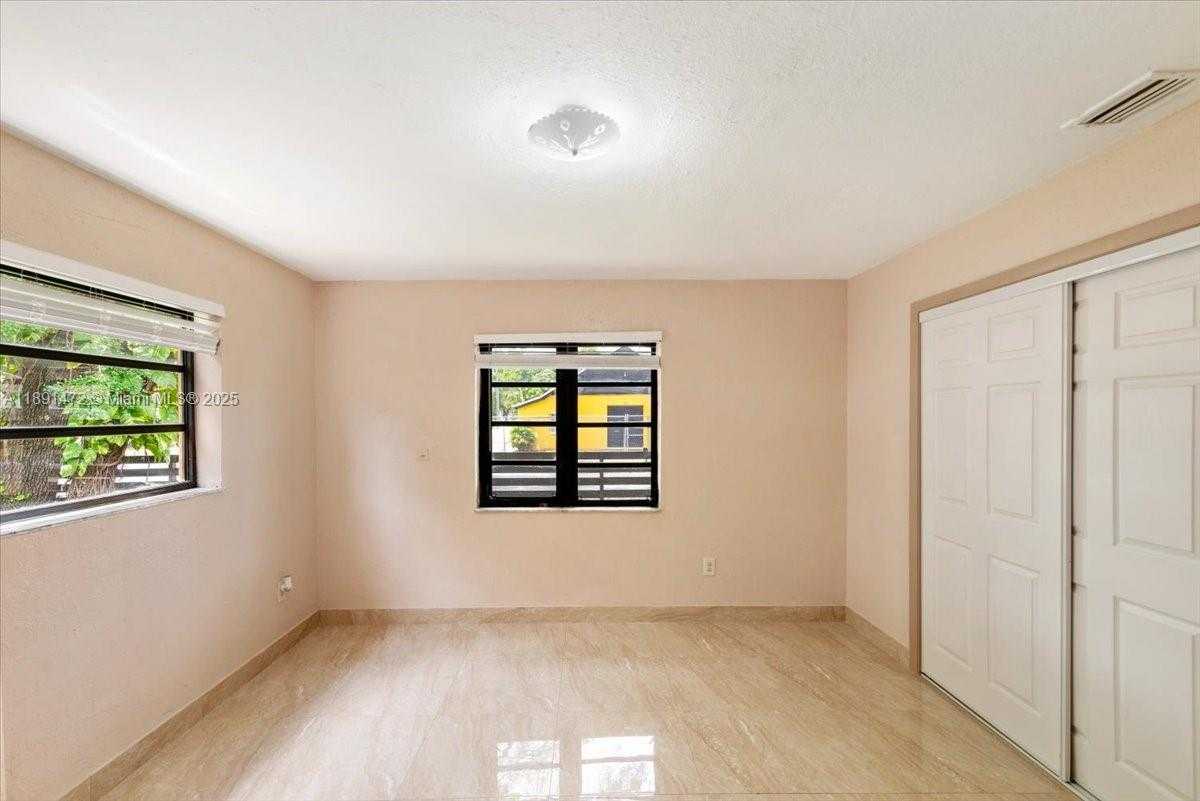 Small Image of 17001 NORTH WEST 28TH AVE, Miami Gardens Number 20