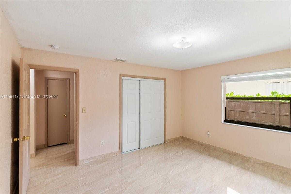 Small Image of 17001 NORTH WEST 28TH AVE, Miami Gardens Number 22